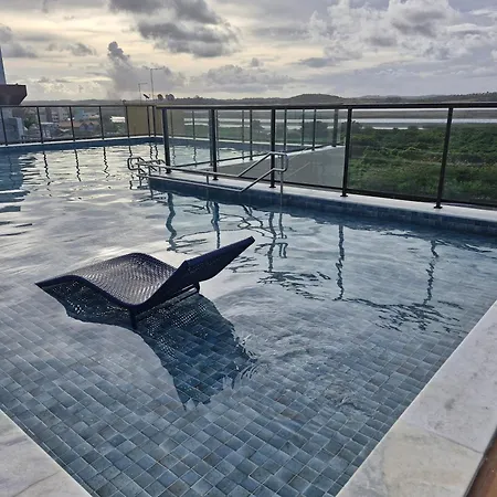 Flat com Piscina, Rooftop e Poucos Passos da Praia-2